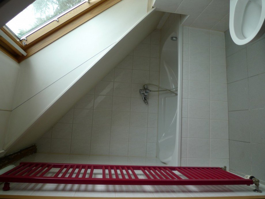 Bad mit Wanne im DG Reihenhaus Ratingen-Lintorf