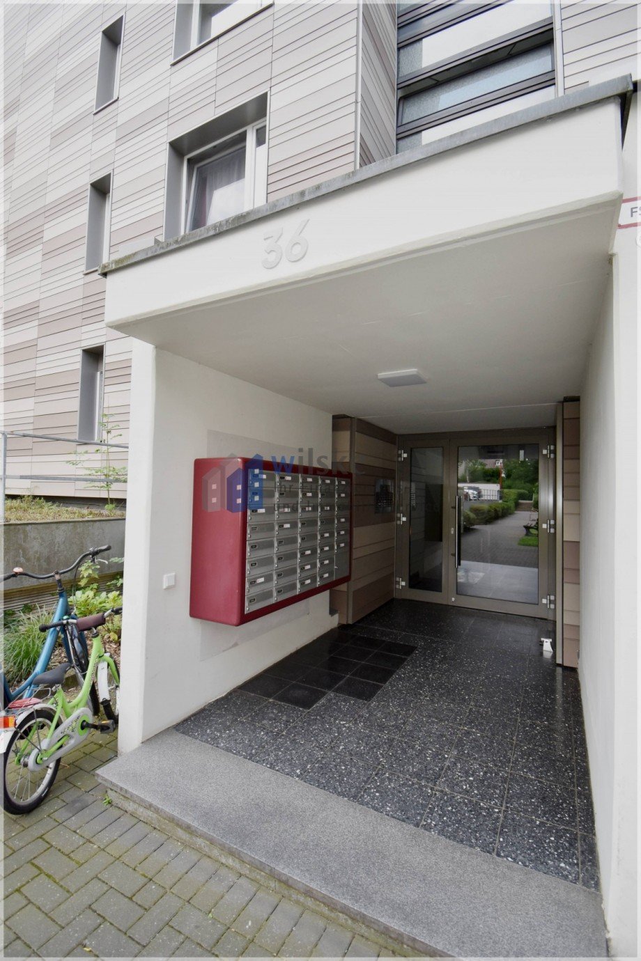 Hauseingang Etagenwohnung Ratingen