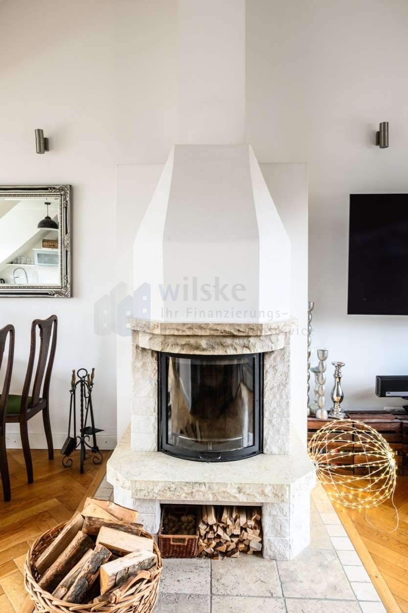 Wohnzimmer mt Kamin_hk vrs Wohnung D�sseldorf