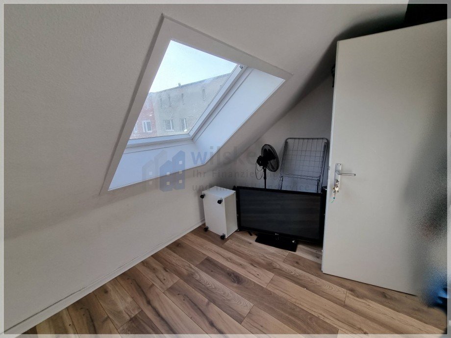 Mansarde im DG Erdgeschosswohnung D�sseldorf