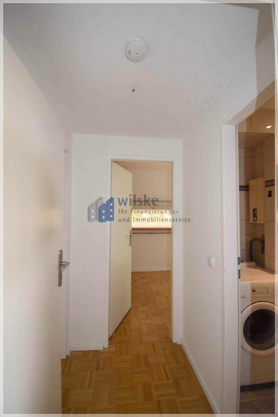 Diele innen Etagenwohnung Ratingen