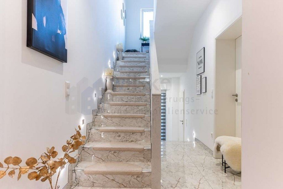 EG_TRH OG UG Diele (2) Reihenmittelhaus Oberhausen