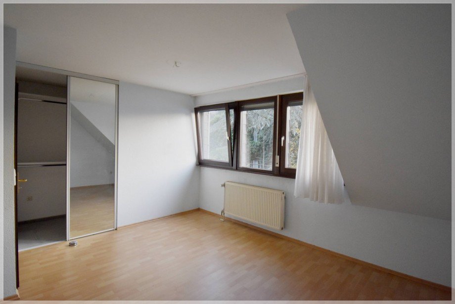 DG Schlafzimmer.JPG Doppelhaush�lfte Ratingen