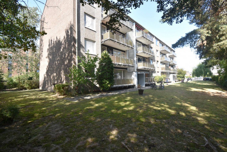 Gesamtbild au�en Etagenwohnung D�sseldorf