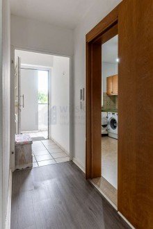 Windfang Eingangsdiele (1) Bezugsfreie 2-Zimmer-Wohnung mit Tageslichtbad in energetisch modernisiertem Geb�ude