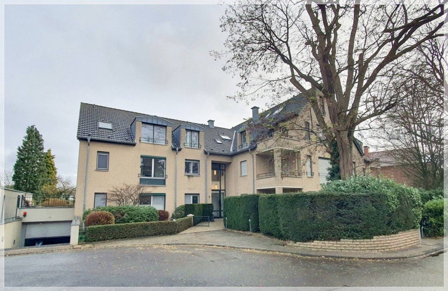 Stra�enansicht Etagenwohnung D�sseldorf Heerdt