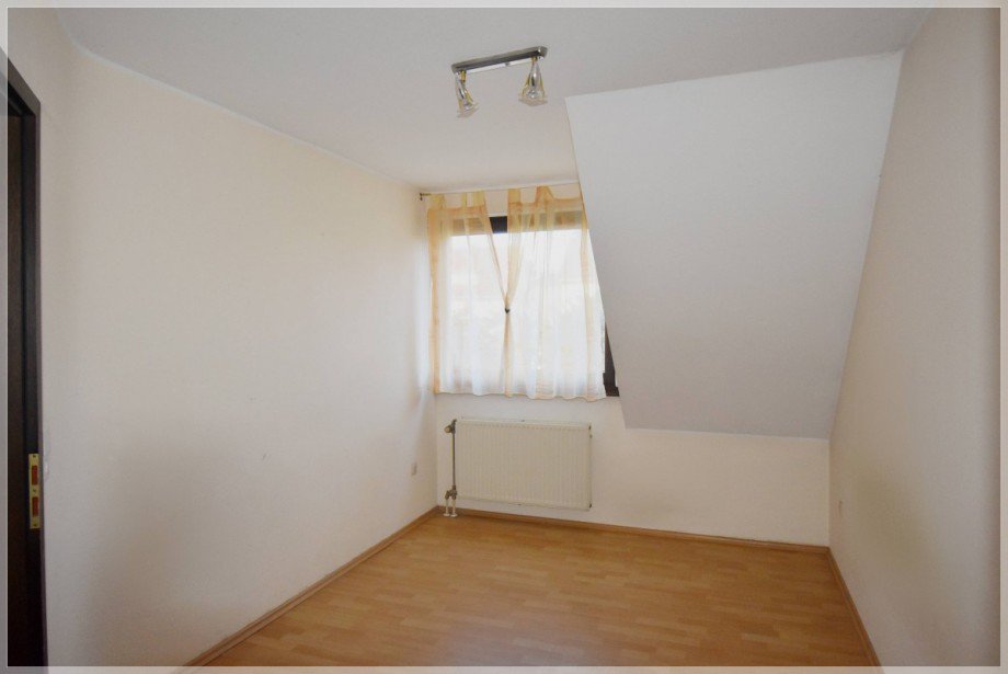 DG Kinderzimmer rechts.JPG Doppelhaush�lfte Ratingen