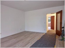 Wohnzimmer (2) Frischrenovierte Terrassenwohnung in Souterrainlage - f�r jedes Alter geeignet