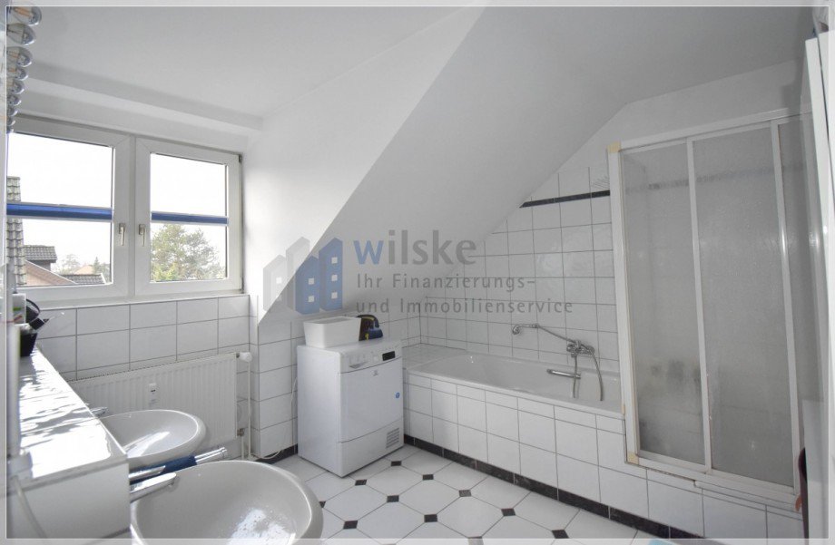 Masterbad Tageslicht Dusche+Wanne(1) Etagenwohnung Ratingen