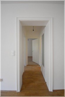Diele Modernisierte Hochparterre-ETW inkl. TG-Stellplatz in sch�ner Wohnlage D-Lierenfeld