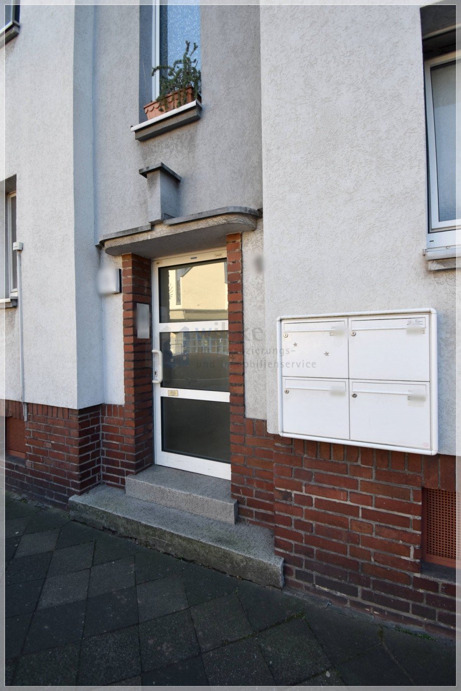 Hauseingang Erdgeschosswohnung D�sseldorf