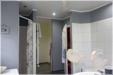 Badezimmer **RESERVIERT**NEUwertiges ReihenENDhaus: 116 qm + 4 Zimmer + Garten + Terrasse + 2 SP  in Lintorf