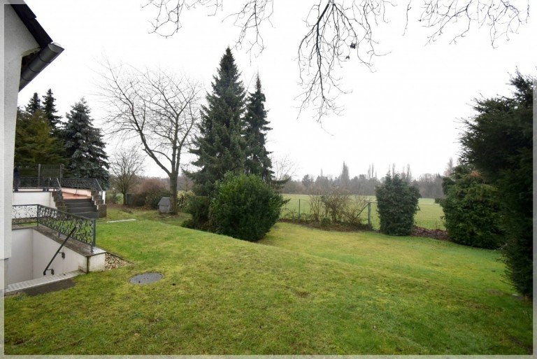 Garten vo (1) Ratingen Mehrfamilienhaus Klassisches, gut erhaltenes Merhfamilienhaus mit besonderem Grundst�ck und Ausbaupotenzial