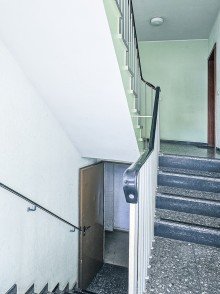 Treppenhaus Renovierte, helle 3,5-Zimmer-ETW in RTG-Mitte - f�r Familien und Wohngemeinschaften! (+Garage)