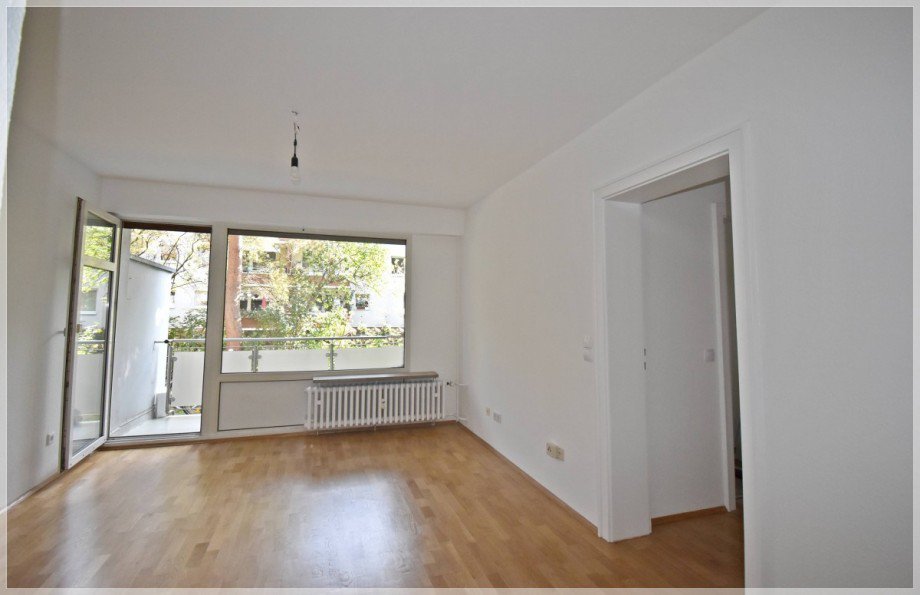 Wohn-Essraum (3) Etagenwohnung D�sseldorf