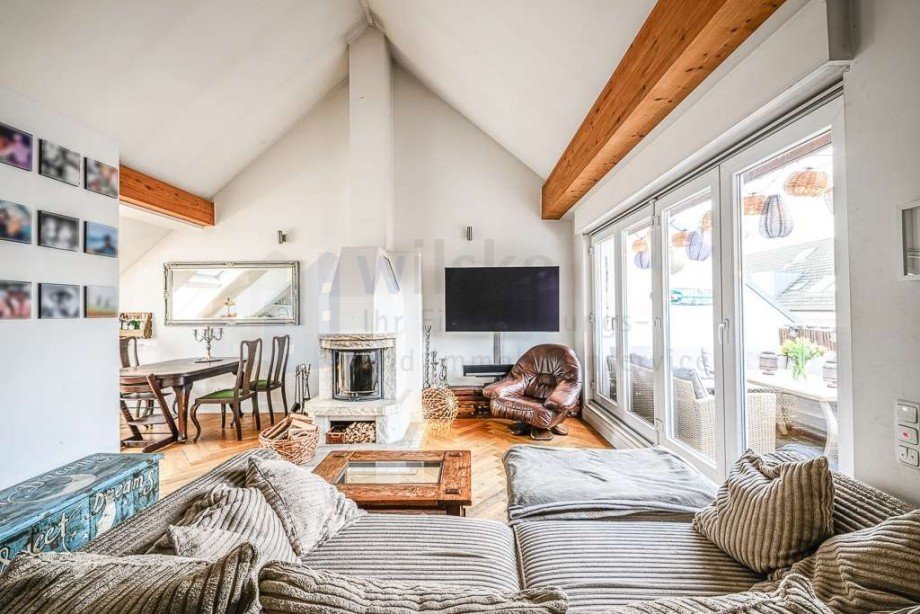 Wohnzimmer mit Kamin Wohnung D�sseldorf